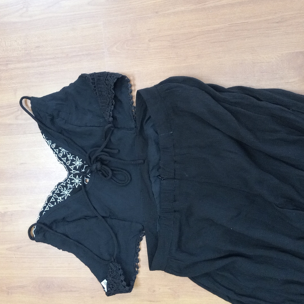 Lush - open back - open leg shorts jumpsuit - Picture 2 of 6